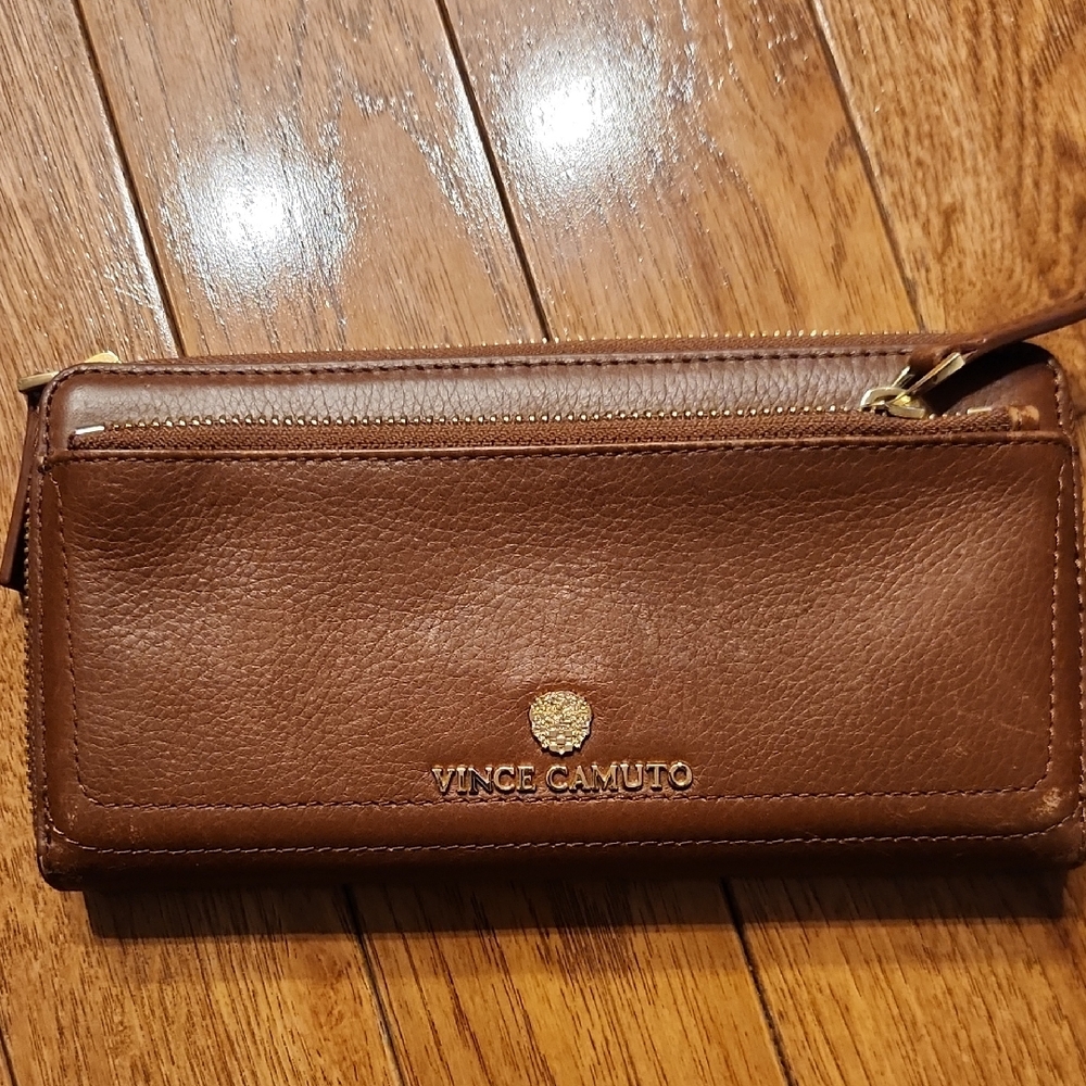 Vince Camuto Brown Leather Zip Around Wallet Gold Logo Large Organizer P-006